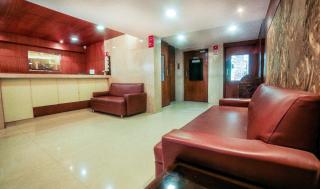 Lucky Hotel Bandra - Mumbai - 7