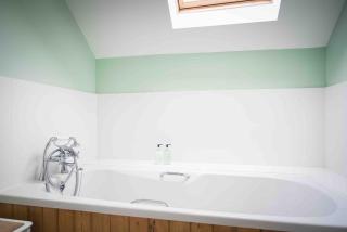 Coachmans Bothy - 50m from the beach - 2