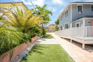 Miami River Inn by Renzzi - Miami - 3