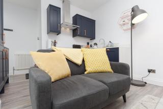 Dollar Apartments-39 Bridge Street - 6