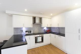 Modern 2 Bed 2 Bath Apartment with outdoor space Hyde park - 7