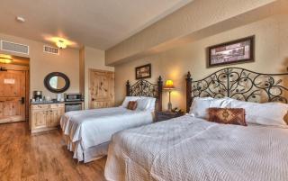 Hotel room in Canyons Village, mountain view, outdoor pool, hot tub, near hiking & biking 223C - Park City - 0
