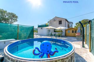 Apartment Snjezana - Marina - 0