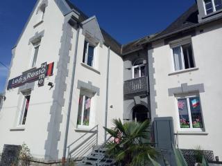 HÔTEL Le 6 3 Home PORT EN BESSIN - Port-en-Bessin-Huppain - 0