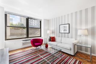 Furnished Quarters at Grove Pointe - 9