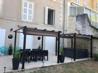 Villa Donna jacuzzi jardin billard centre la Brèche - Niort - 2