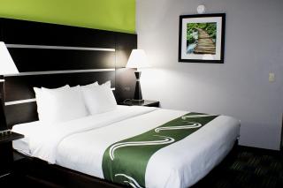 Quality Inn & Suites Bedford West - Bedford - 9