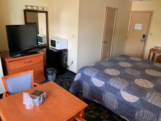 Rumford Motor Inn - 8