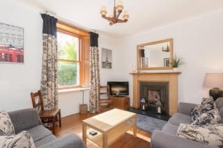 5 Mins to Princes Street - Main Door Cottage - Private Garden - New Property - 0
