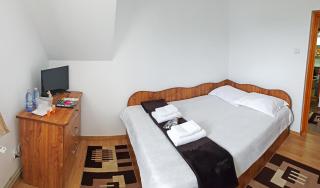Dmc House - 1