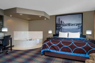 Super 8 by Wyndham Glenwood - Glenwood - 2