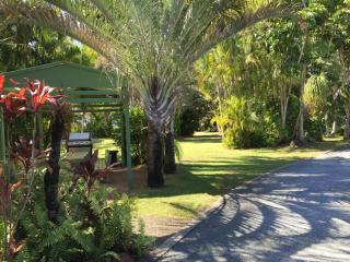 Tin Can Bay Motel - 3