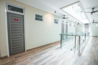 Super OYO 1487 Residence Khoe - 2