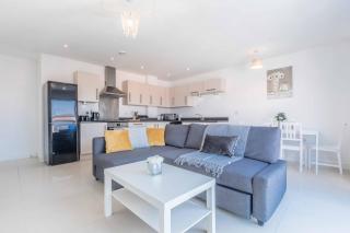 The Penthouse @ Waterside Grange - Slough - 3