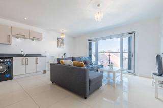 The Penthouse @ Waterside Grange - Slough - 0