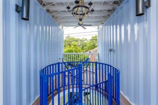 East Downtown Micro-luxe Container Living Pod #9 - Houston - 4