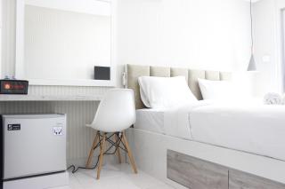 Gorgeous Studio at Mekarwangi Square Apartment with Mountain View By Travelio - 1