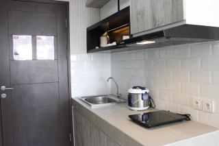 Gorgeous Studio at Mekarwangi Square Apartment with Mountain View By Travelio - 5