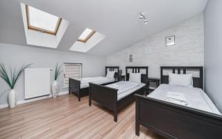 Deluxe Apartments Kraków Brzozowa by Noclegi Renters - Krakow - 3