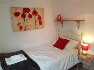 Central Cheltenham House - Sleeps 4/Pet friendly - 4