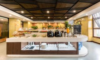 Nostalgia Hotel Tianjin Binhai Tanggu 时光漫步酒店天津滨海新区塘沽高铁站店 Free fresh ground coffee,Free laundry service - 1