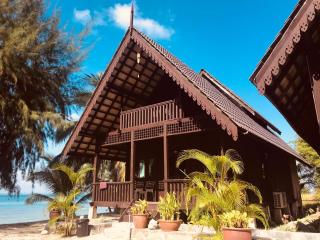 Bayu Lestari Island Resort - Mersing - 1