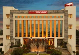 M B Greens Clarks Inn - Morādābād - 9