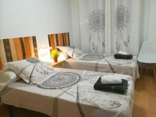 Ático BELLAVISTA -4 habitaciones dobles 2 baños completos y visita a bodega- - 2