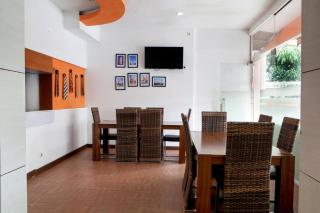RedDoorz Syariah near BTC Fashion Mall - Bandung - 8