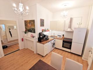 KVH by ROCKCHAIR Apartments l SUPERHOST Status l Boxspringbett am Schloss Charlottenburg welcomes you! - 9