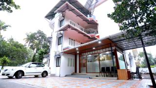 Base9 Cochin Airport Hotel - 2