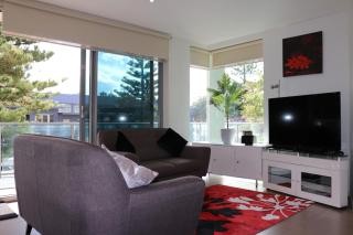 130 At The Waves - Cowes - 5