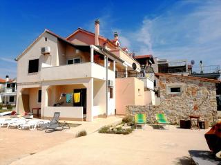 Apartment Charly - Betina - 3
