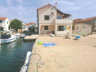 Apartment Charly - Betina - 9