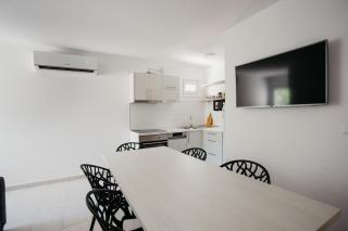 Vila Telalović - Nečujam - 2