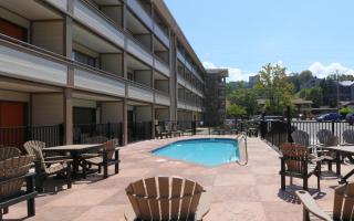 Howard Johnson by Wyndham Downtown Gatlinburg - Gatlinburg - 1