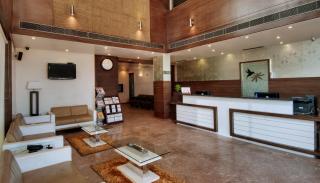 Pearl Hotel & Banquets Ahmedabad - Ahmedabad - 2