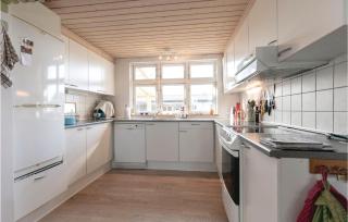 Three-Bedroom Holiday Home In Nexo - 6