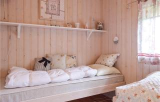 Three-Bedroom Holiday Home With A Fireplace In Melby - Melby - 9