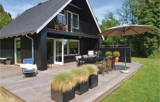 Three-Bedroom Holiday Home In Blavand - Blåvand - 1