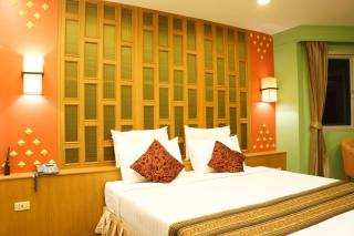 Golden House BTS Chidlom Bangkok - 1