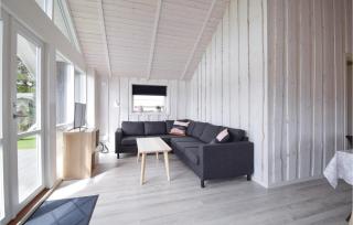 Four-Bedroom Holiday Home In Malling - Malling - 3