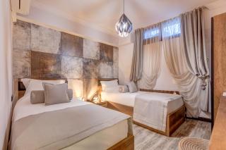 Parna Hotel - 1