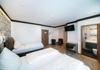 Central City Hotel - 1