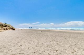Pacific Coast Views - Rockaway Beach - 6