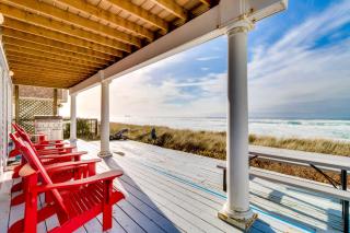 Ace's Beach House - Rockaway Beach - 0