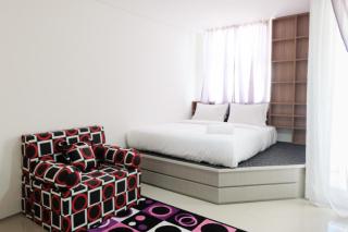 Modern City View Studio Apartment at Tuscany Residences By Travelio - 3