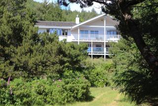 Hidden Luxury Beachfront Estate - 3