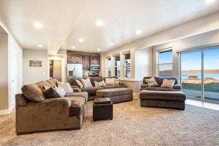 7 Bed 5 Bath Vacation home in Fish Haven - Fish Haven - 4