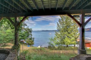 Bottle Bay Lakefront Lodge - 6